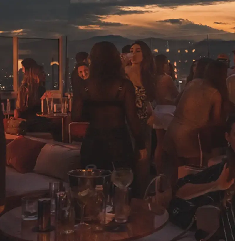 Tourist Plans in Medellin: Living El Poblado by Night